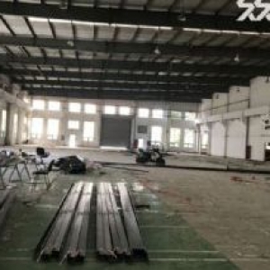 新吴区硕放1300平厂房出租 带一台5t行车