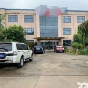 独门独院，进出方便，适合轻工业