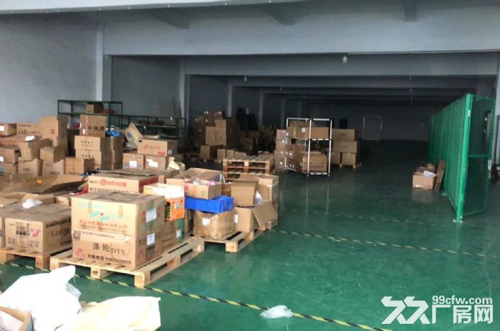 环氧地坪，环境 优，货梯2吨，可注册，可环评