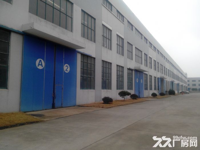 新吴区硕放5200平厂房出租  带行车