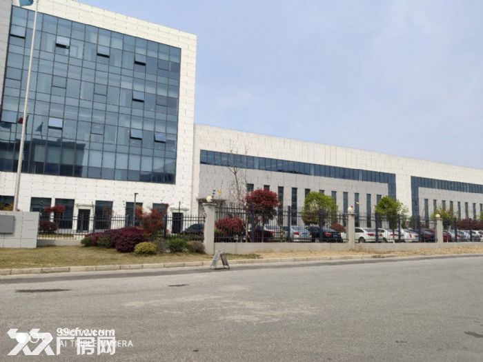 新加坡工业园梅村段底层9000㎡行车厂房带豪华办公可分租